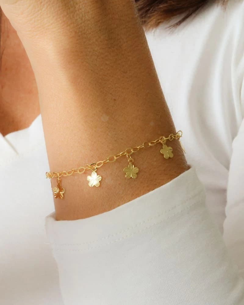 Pulseira Elos com Flores Trabalhadas Penduradas 17cm + 5,5cm no Dourado